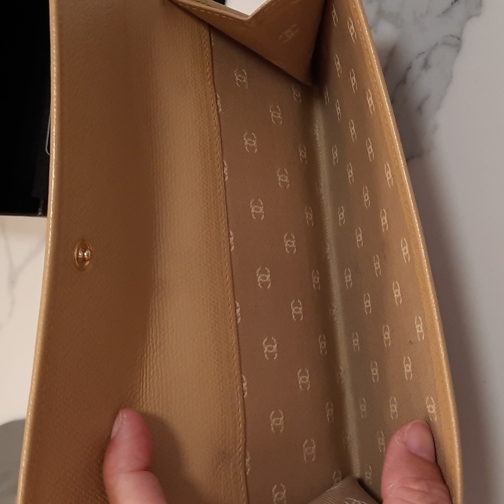 Authentic chanel wallet - Picture 4 of 10
